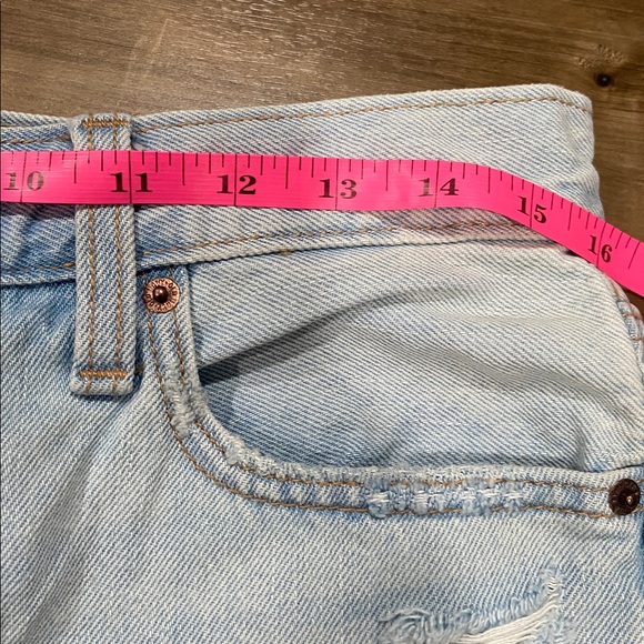 Old Navy Slouchy Straight High Rise Jean Shorts - Picture 4 of 6